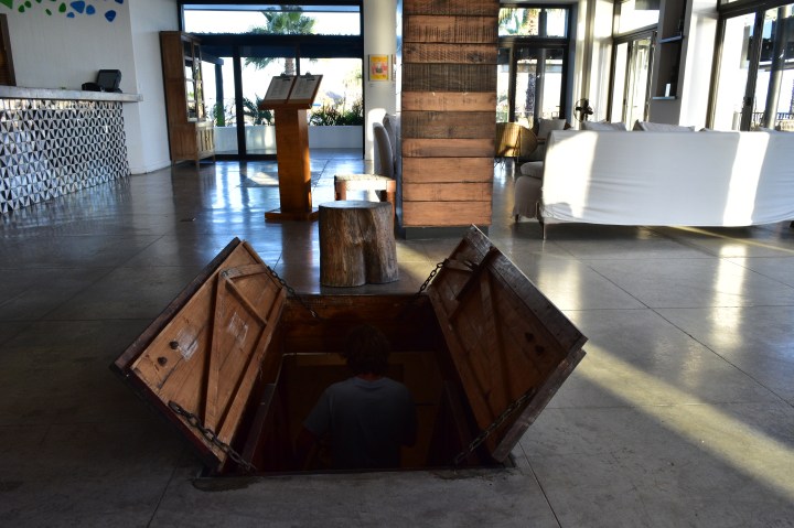 Entrada al estudio de grabación, imagen por Alejandra Munguía